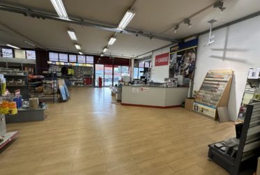 LOCAL COMMERCIAL DANS CENTRE ARTISANAL