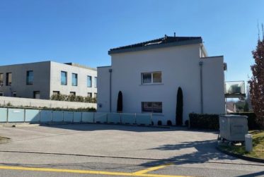 BEL APPARTEMENT DE PLEIN PIED DE 3.5 PIECES - ROLLE