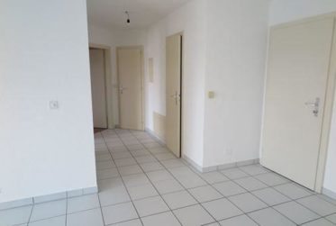 APPARTEMENT DANS QUARTIER CALME 3.5 PIECES - 1ER ETAGE - BALCON