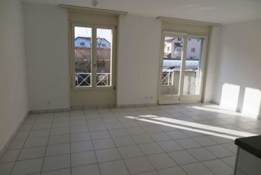 APPARTEMENT DANS QUARTIER CALME 3.5 PIECES - 1ER ETAGE - BALCON
