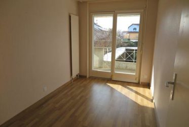 APPARTEMENT DANS QUARTIER CALME 3.5 PIECES - 1ER ETAGE - BALCON