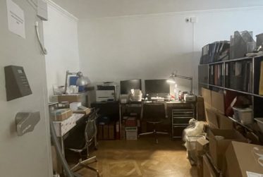 MAGNIFIQUE SURFACE COMMERCIALE AVEC VITRINE