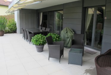 BEL APPARTEMENT (REZ DE JARDIN) - ROLLE