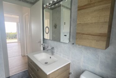 CHARMANT 3,5 PIECES AVEC ATELIER, GRAND JARDIN ET VUE SUR LE LAC