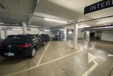 PLACE DE PARKING INTERIEURE - PROXIMITE IMMEDIATE GARE