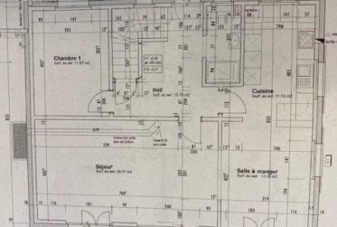 VILLA 6.5 PIECES - DANS LES VIGNES - VUE LAC - GILLY