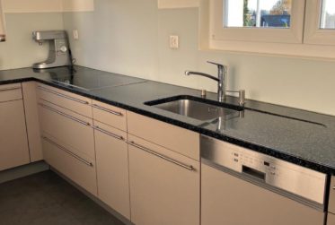 VILLA 6.5 PIECES - DANS LES VIGNES - VUE LAC - GILLY