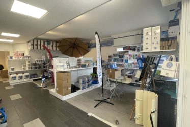 VASTE SURFACE COMMERCIALE MODULABLE DE 232 m² AVEC TERRASSE ET PARKING