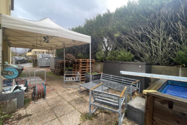 VASTE SURFACE COMMERCIALE MODULABLE DE 232 m² AVEC TERRASSE ET PARKING