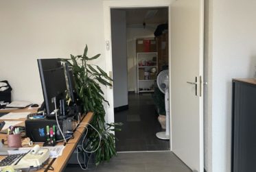 VASTE SURFACE COMMERCIALE MODULABLE DE 232 m² AVEC TERRASSE ET PARKING