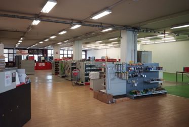 LOCAL COMMERCIAL DANS CENTRE ARTISANAL