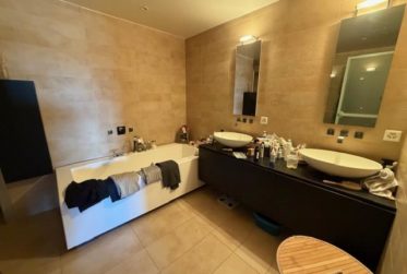 GRAND DUPLEX 6.5 PIECES - CENTRE VILLE NYON - AU CALME