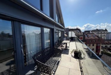 GRAND DUPLEX 6.5 PIECES - CENTRE VILLE NYON - AU CALME