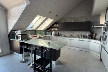 GRAND DUPLEX 6.5 PIECES - CENTRE VILLE NYON - AU CALME