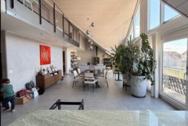 GRAND DUPLEX 6.5 PIECES - CENTRE VILLE NYON - AU CALME