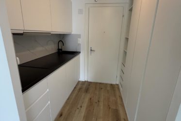 STUDIO RENOVE AU CENTRE DE ROLLE AVEC BALCON