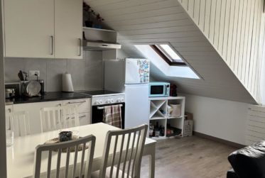2.5 PIECES MEUBLE AU COEUR DE ROLLE