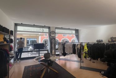 ARCADE COMMERCIALE DE 320 M2 AU COEUR DE NYON