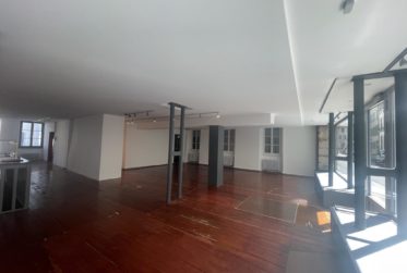 ARCADE COMMERCIAL DE 120 M2 AU COEUR DE NYON