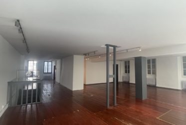 ARCADE COMMERCIAL DE 120 M2 AU COEUR DE NYON