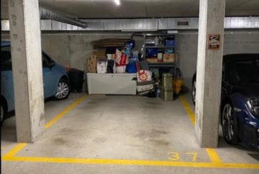 PLACE DE PARKING INTERIEURE - QUARTIER TERRASSES DES FOULIS
