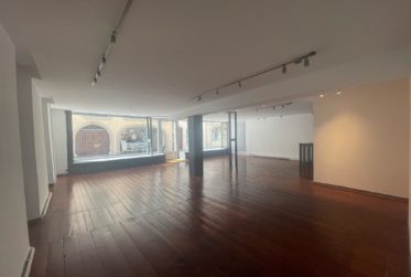 ARCADE COMMERCIAL DE 120 M2 AU COEUR DE NYON