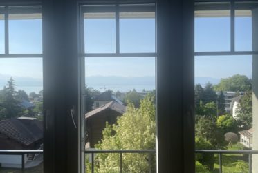 GRAND 2.5 PIECES MEUBLE AVEC VUE SUR LAC