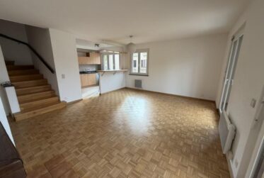 APPARTEMENT DUPLEX - 5 PIECES (étage et combles) - RENOVE !