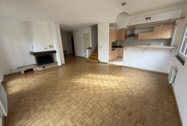APPARTEMENT DUPLEX - 5 PIECES (étage et combles) - RENOVE !